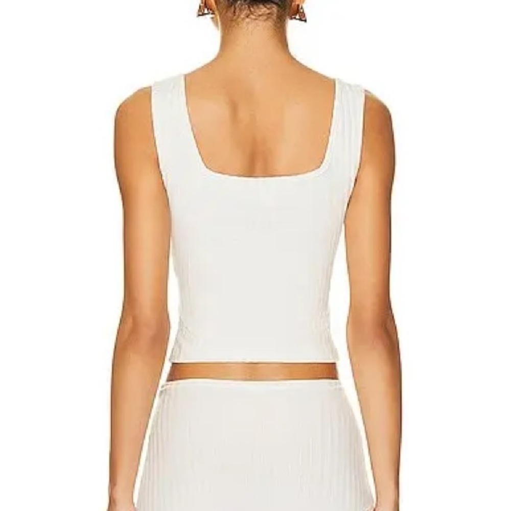 HELSA Rib Square Tank In White - Picture 3 of 10